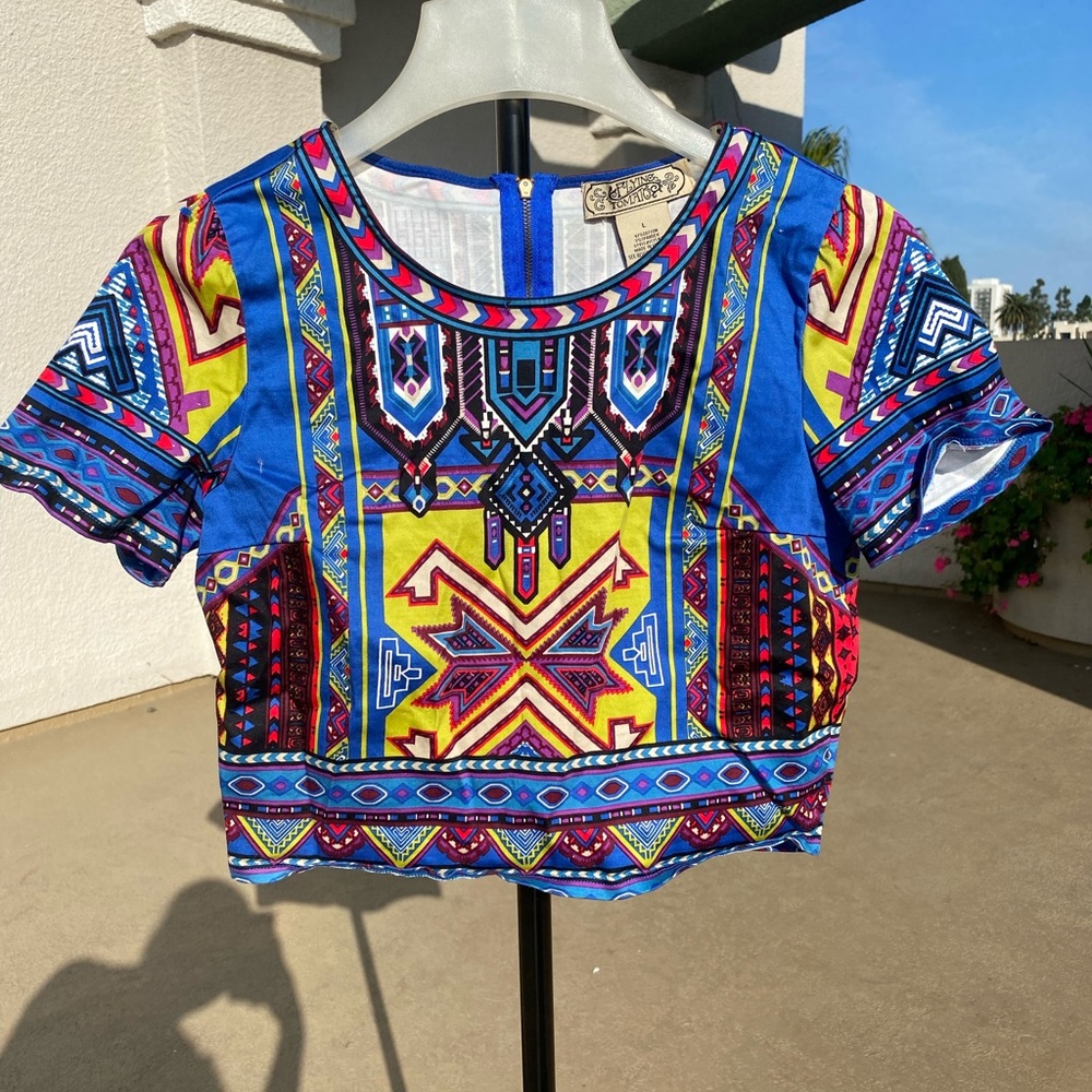 Patterned Crop Top - Picture 3 of 4